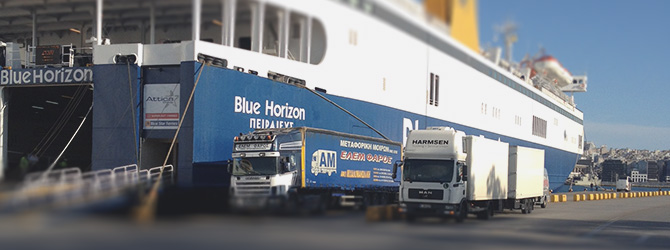 Harmsen Truck vor der Blue Horizion